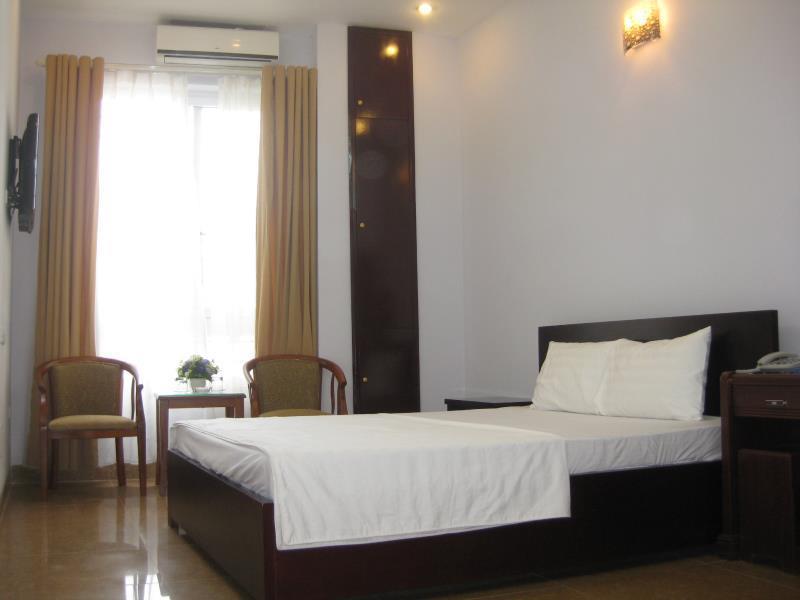 Nhiet Doi Hotel Tuy Hoa Esterno foto