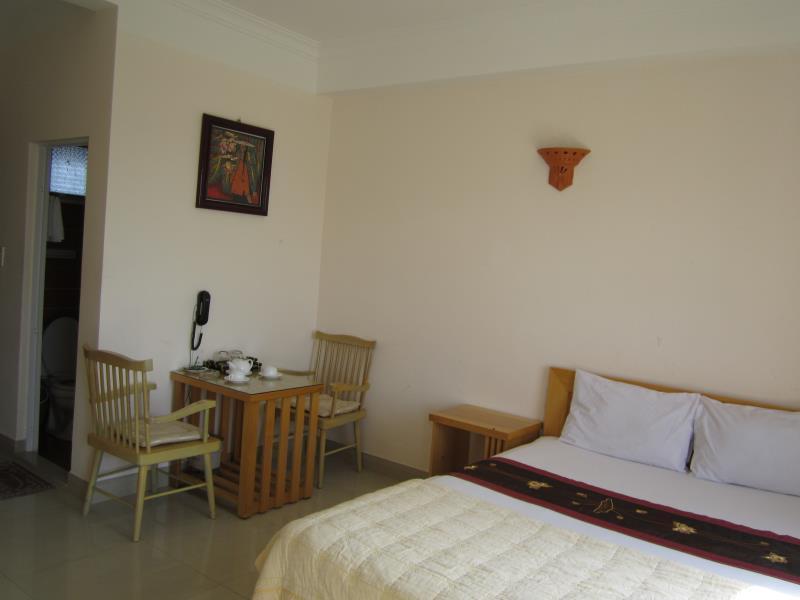 Nhiet Doi Hotel Tuy Hoa Esterno foto