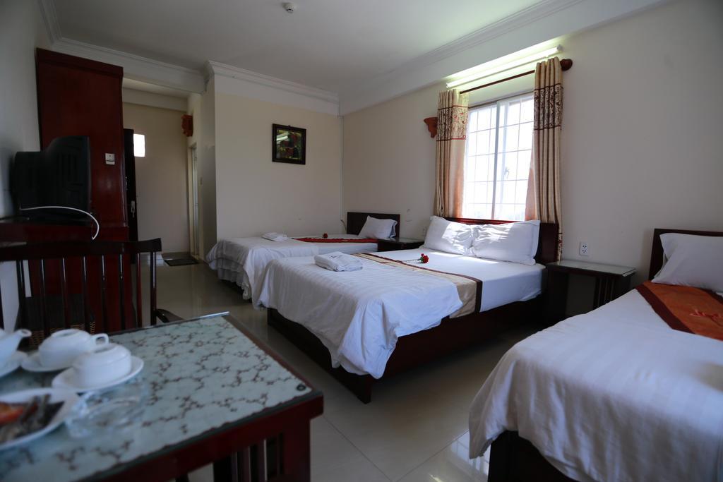 Nhiet Doi Hotel Tuy Hoa Esterno foto